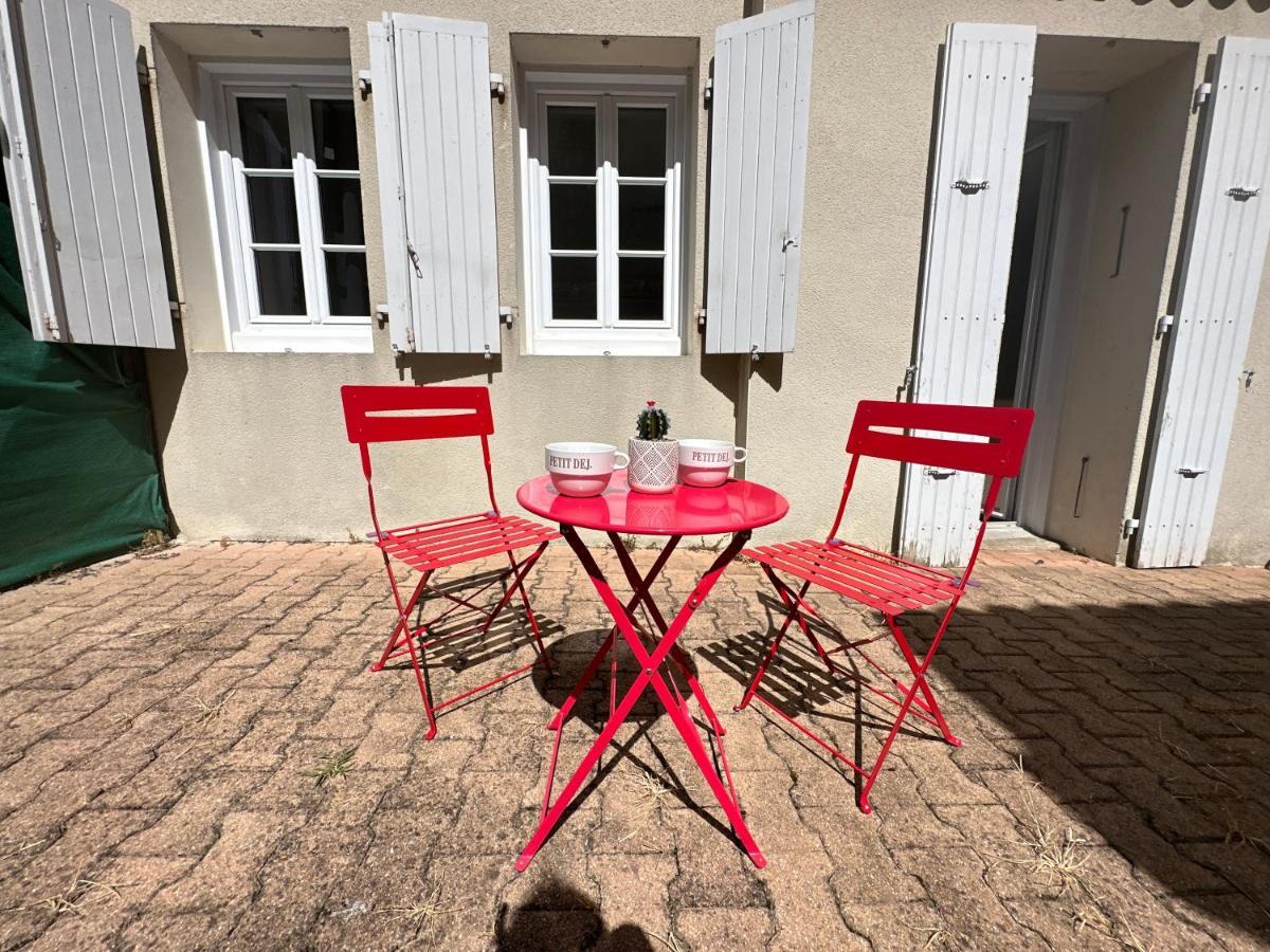 La Terrasse - Parking Gratuit - Fibre - Rdc - Centre Ville Saintes Exterior photo
